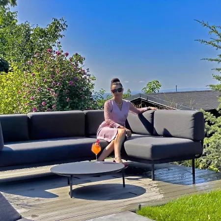 Restaurant & U Hradu بيت ضيافة Šternberk