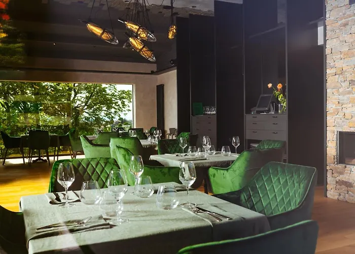 招待所 Restaurant & U Hradu Šternberk