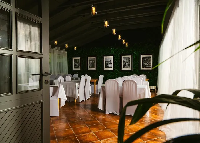 Restaurant & U Hradu 招待所 Šternberk